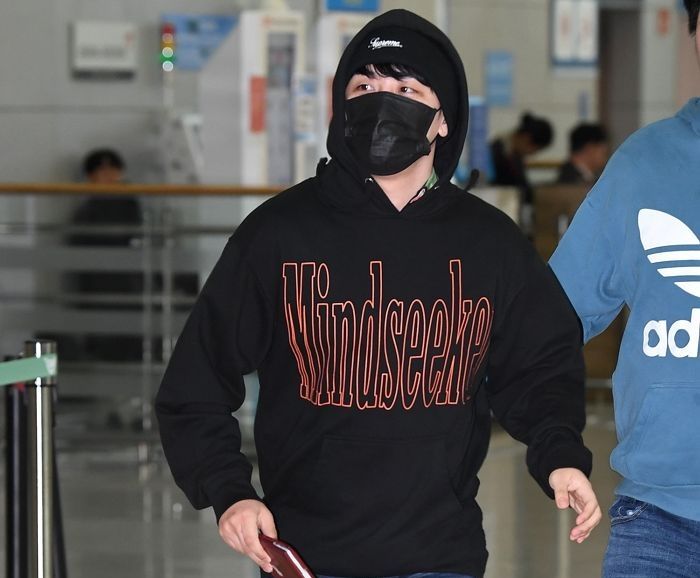 경찰, “승리 ‘성접대 의혹’ 내사 착수”