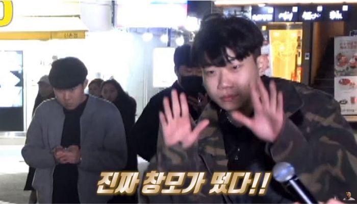 길거리 지나가다 ‘버스킹’ 참여해 순식간에 ‘콘서트장’으로 만들어 버린 창모