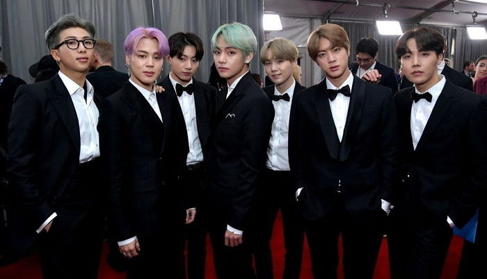 에드시런 제치고 전 세계 음반차트 ‘2위’ 차지한 ‘월클’ 방탄소년단