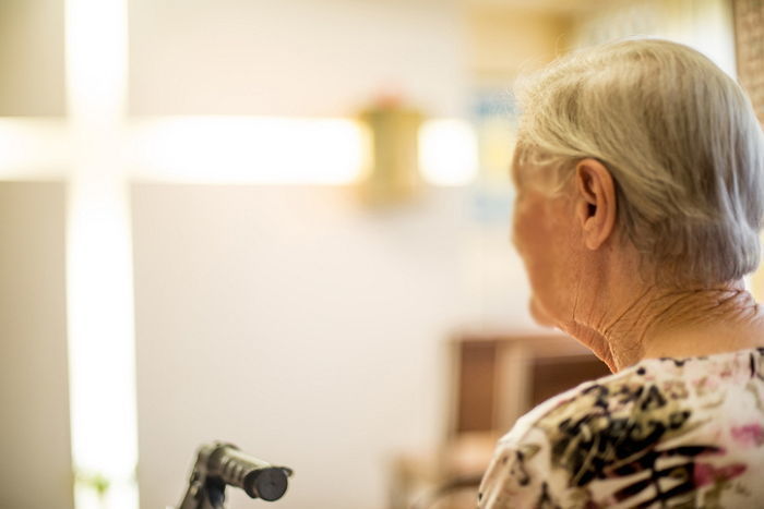 카드 빌려가 흥청망청 쓴 아들에 분노해 약먹이고 목졸라 죽인 80대 노모