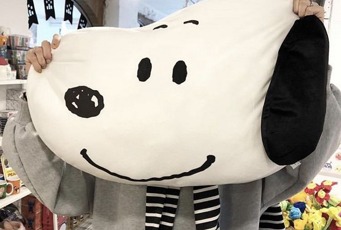 여친에게 선물하면 ‘궁디팡팡’ 사랑받는 ‘귀염뽀짝’ 스누피 대형인형