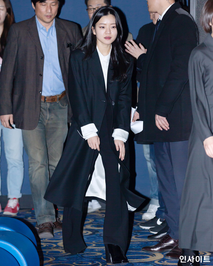 배우 고아성이 1일 오후 서울 롯데시네마 홍대점에서 열린 영화 '항거 : 유관순 이야기' 무대인사에 참석해 포즈를 취하고 있다. / 사진=고대현 기자 daehyun@