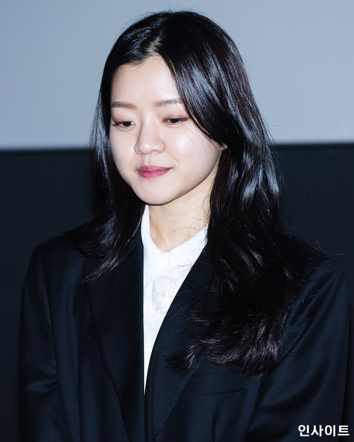 배우 고아성이 1일 오후 서울 롯데시네마 홍대점에서 열린 영화 '항거 : 유관순 이야기' 무대인사에 참석해 포즈를 취하고 있다. / 사진=고대현 기자 daehyun@