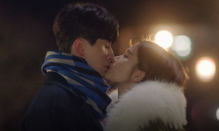 유인나 기습뽀뽀 받더니 고삐 풀려(?) 돌진하며 키스 퍼부은 ‘진심이 닿다’ 이동욱