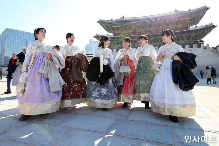 “최고 기온 16도” 삼일절인 오늘(1일), 포근하지만 미세먼지는 최악