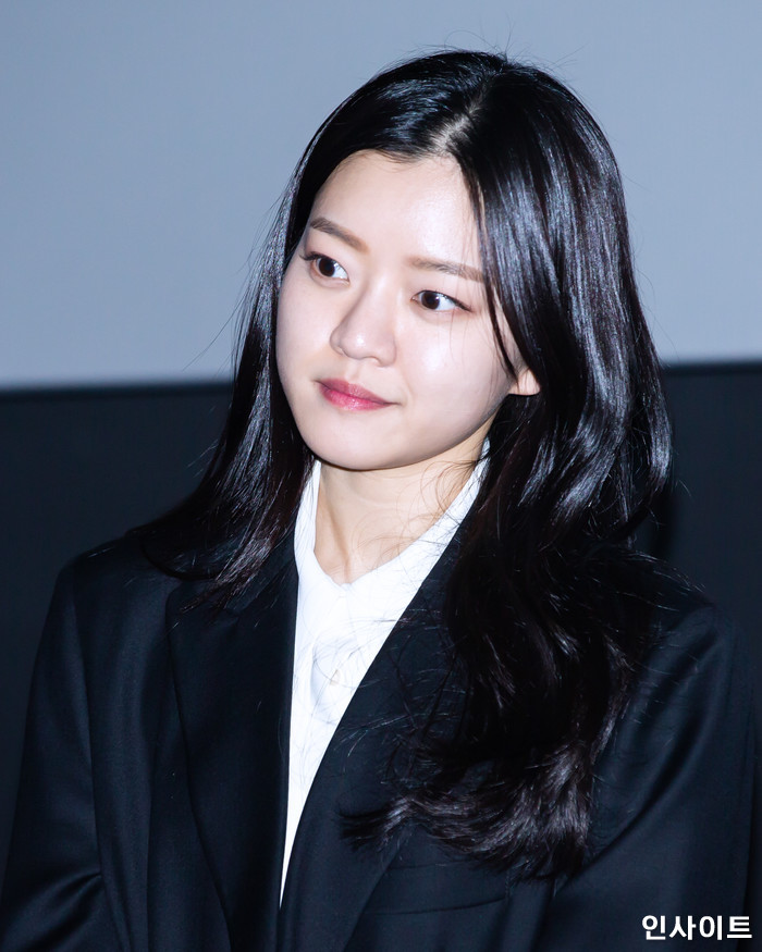 배우 고아성이 1일 오후 서울 롯데시네마 홍대점에서 열린 영화 '항거 : 유관순 이야기' 무대인사에 참석해 포즈를 취하고 있다. / 사진=고대현 기자 daehyun@