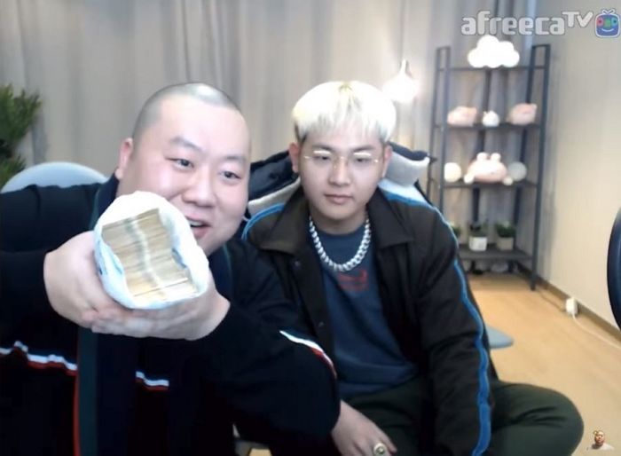 명품뽑기방 이미지