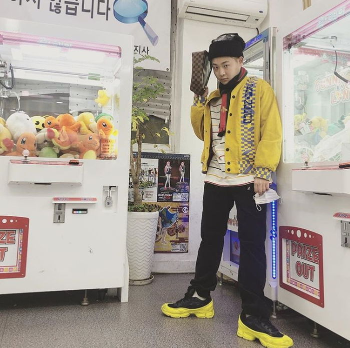 “이 가방에 돈 X나 많이 들었다”···또 돈 자랑 시작한 ‘26살’ 수퍼비