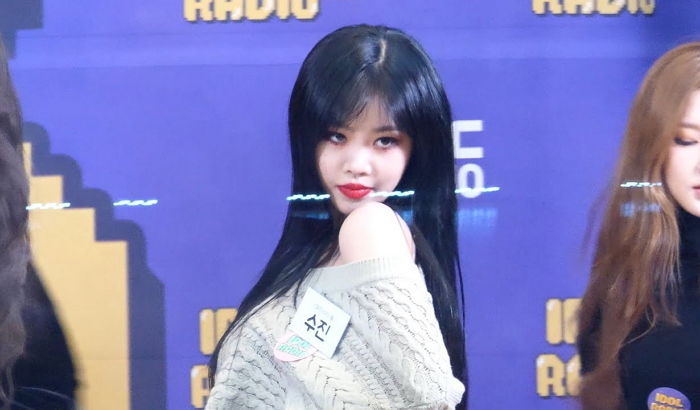 라디오 생방서 ‘섹시 춤선’으로 초토화시킨 (여자)아이들 수진 ‘세뇨리타’ 무대