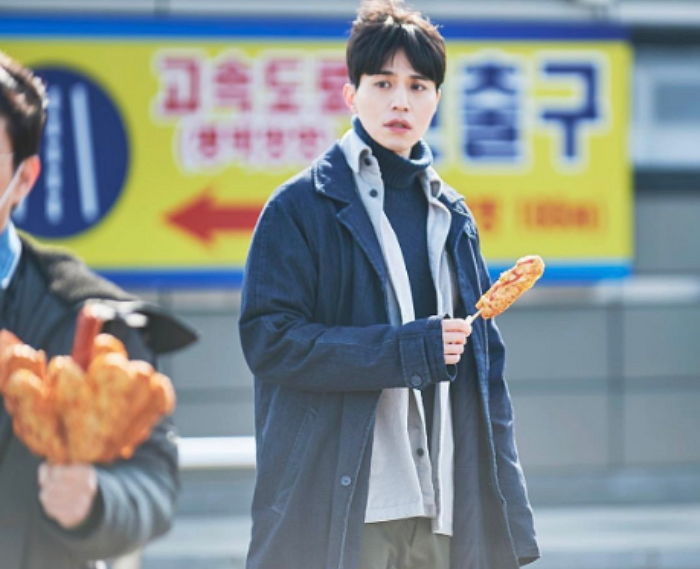 클래스 다른 ‘어묵바 꽃다발’로 이동욱 ‘동공 지진’ 오게 한 오정세