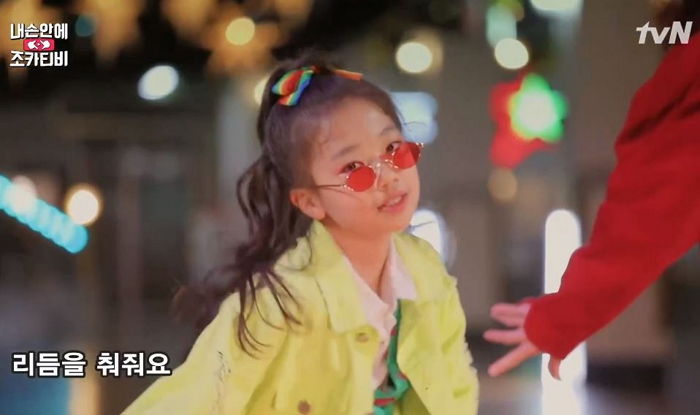 복고풍 의상 입고 8090 노래 완벽 커버한 ‘댄스 신동’ 나하은