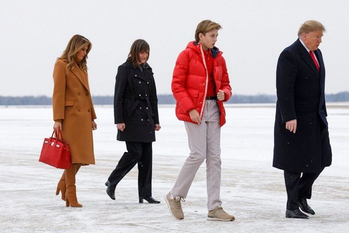 겨우 14살인데 ‘키 190cm’ 최상급 피지컬로 축구하는 트럼프 늦둥이 아들
