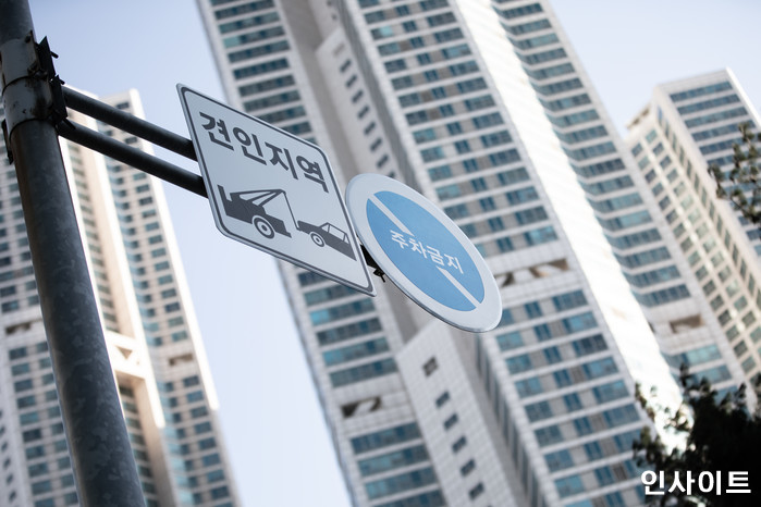 개학 하루 앞둔 13살 남학생이 아파트서 추락해 숨졌다