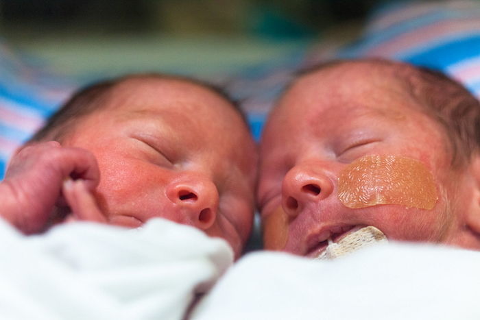 예비 엄마가 공개한 ‘이층침대’서 발차기 연습하는 쌍둥이 ‘초음파’ 영상