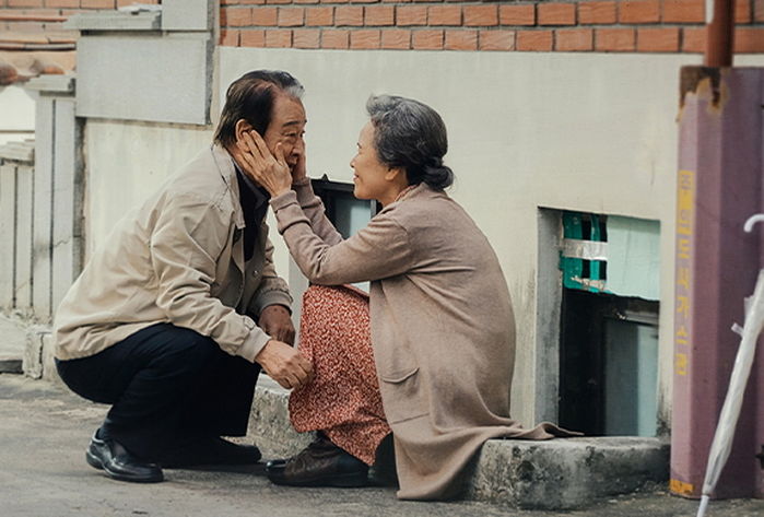 “나에 이어 사랑하는 남편도 치매에 걸렸다”···눈물 없이 못보는 노부부 그린 영화 ‘로망’