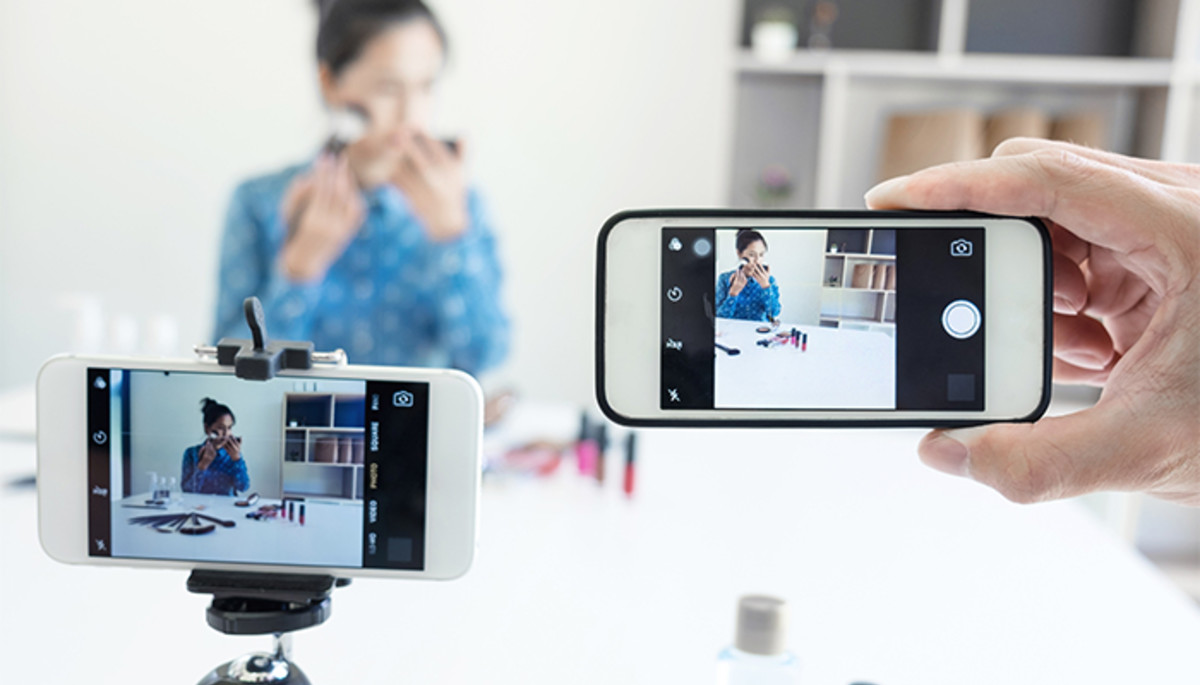 “고객님, 하고 싶은거 다해” 유튜버 제작비 지원하는 ‘소통왕’ 홈플러스