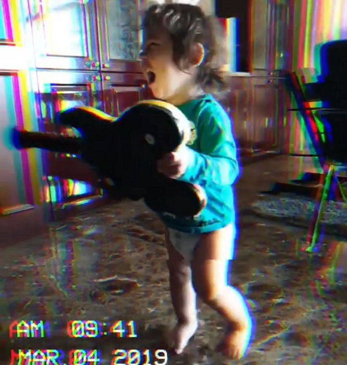 흥 폭발해 기타 들고 ‘막춤’ 추는 ‘춤신춤왕’ 건후 근황