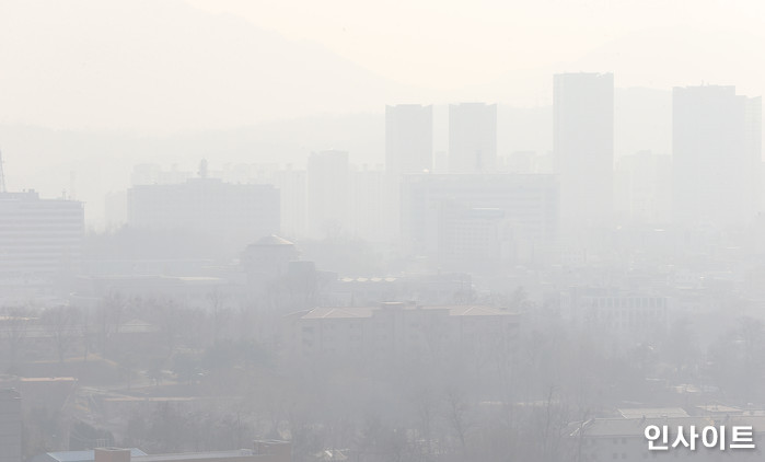 며칠 뒤, 중국에서 형성된 수치 ‘1033’의 미세먼지 핵이 한반도로 날아온다