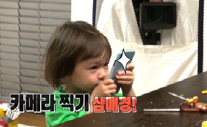 ‘셀카’에 푹 빠졌는데 아빠가 휴대폰 안주자 ‘현실 분노’한 윌리엄