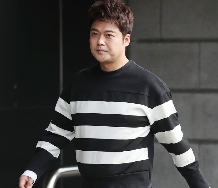 결별 아픔 딛고 밝은 표정으로 ‘해피투게더4’ 녹화 참석한 오늘(9일)자 전현무