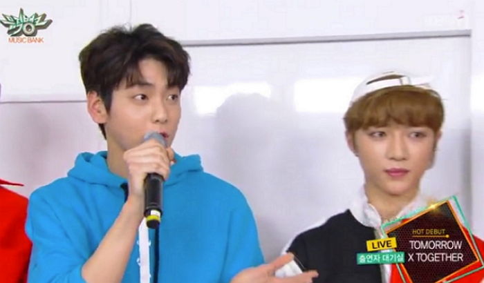 데뷔 4일 만에 ‘음방’ 인터뷰 하다가 긴장해 ‘버퍼링’ 걸린 신인돌 TXT