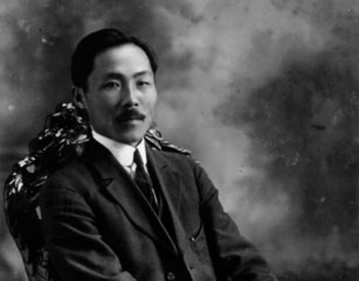 “오늘(10일)은 어린 소녀와 약속 지키려다 일본 경찰에 체포된 안창호 선생이 돌아가신 날입니다”