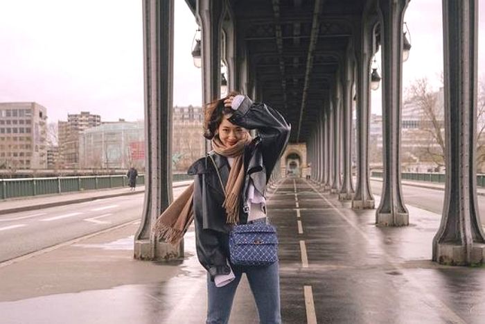 바람에 머리카락 다 흐트러졌는데 ‘화보’로 만들어버린 박신혜 미모 클래스