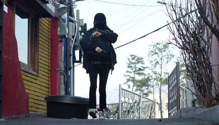 작은 구멍에 ‘충혈된 눈’ 갖다 대고 옷 갈아입는 신예은 몰래 훔쳐본 ‘핵소름’ 변태