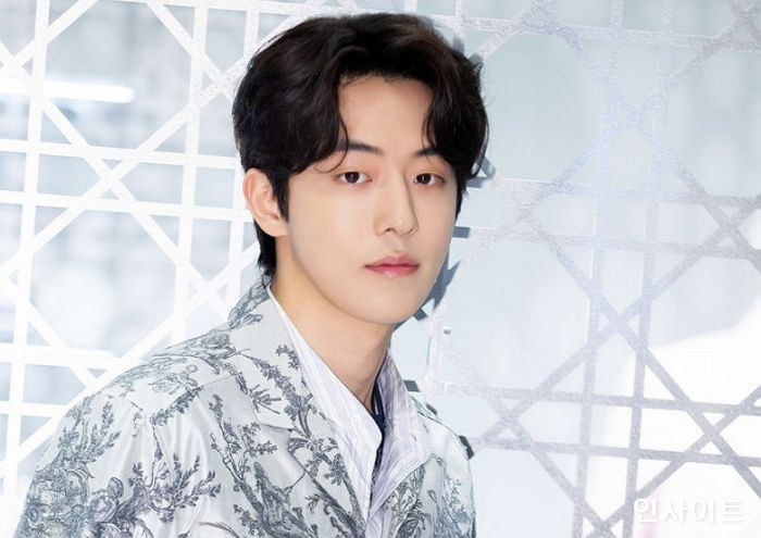 “이 세상 멋짐이 아니다”···셔츠 두 개 껴입고도(?) 스타일 살려낸 오늘(13일)자 남주혁