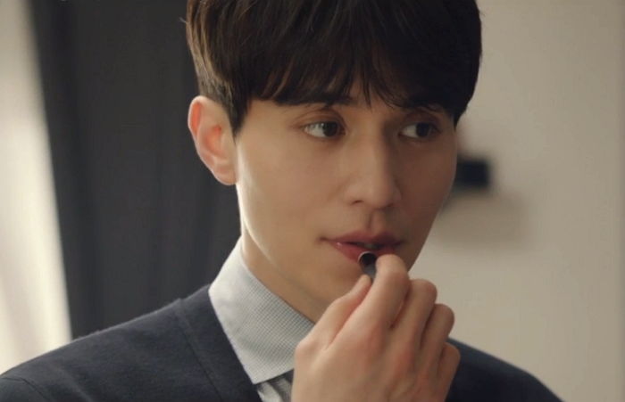 이동욱이 립밤 바르자 “나도 건조한데”라며 입술에 뽀뽀 ‘쪽’한 유인나