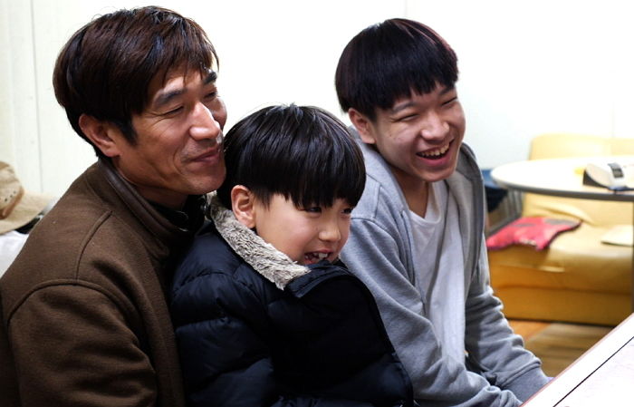 아빠마저 무너질까봐 죽은 엄마 그립다 말 못하는 ‘16살’ 사춘기 아들