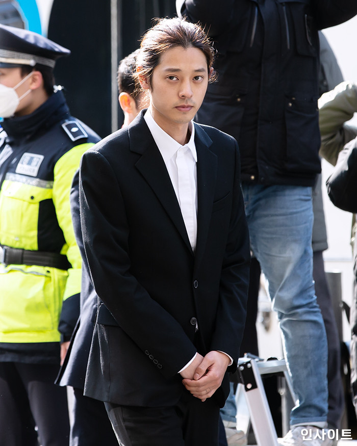 “베를린 재밌다. 루마니아 애들이 많아”…원정 ‘성매매’ 정황 포착된 정준영