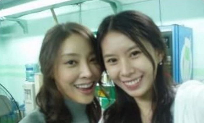 故 장자연과 ‘특별한 날’ 함께 찍은 ‘10년 전’ 사진 인스타에 올린 윤지오