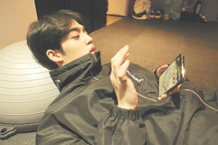 ‘민낯+트레이닝 복’으로 ‘남친짤의 정석’ 제대로 보여준 세븐틴 멤버