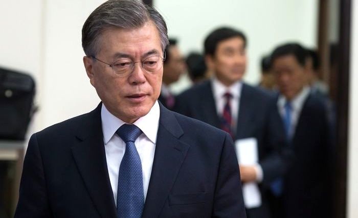 문재인 대통령 지지율 44%로 취임 후 최저치 기록…“부정 평가는 지난주보다 상승”