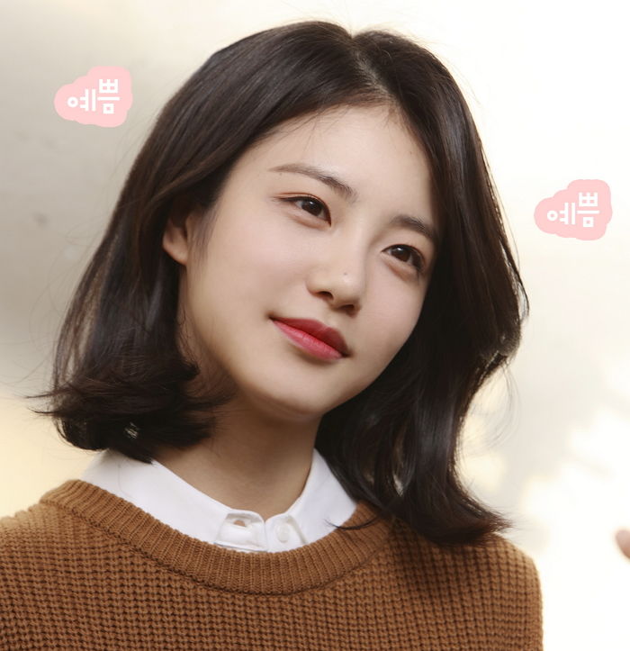 촬영 대기 중 조명 없이도 ‘자체발광’하는 신예은 비주얼 수준