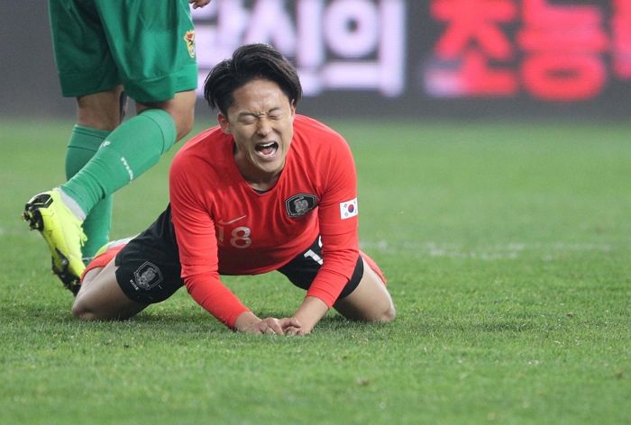 경기 잘 안 풀리자 그라운드에 주저앉아 ‘식빵’ 구운 ‘승부욕王’ 이승우