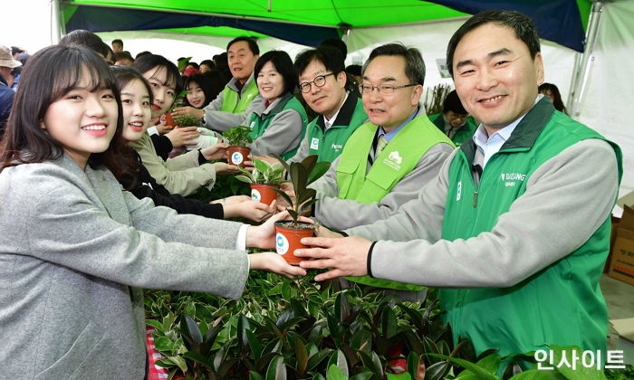 대상 청정원, 식목일 앞두고 ‘2019 희망의 나무나누기’ 행사 개최