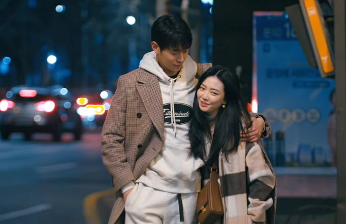 우월한 피지컬로 여배우와 설렘 가득한 키 차이 선보이는 ‘189cm’ 아이돌