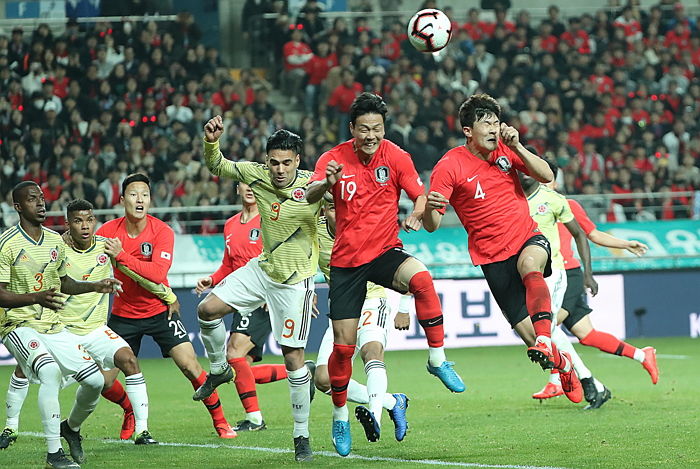 어제(26일) 콜롬비아전서 관중들 탄성 자아낸 김민재의 ‘분노의 질주’