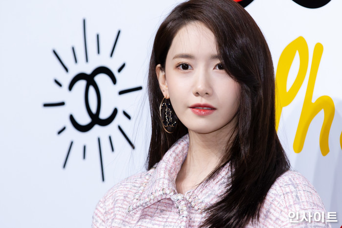 ‘성형설’ 쏙 들어가게 한 어제자(28일) 윤아 ‘꽃사슴’ 비주얼 클래스