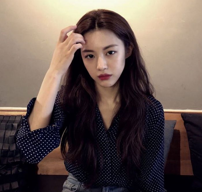 분위기 넘치는 이목구비로 요즘 예쁘다고 난리 난 여배우