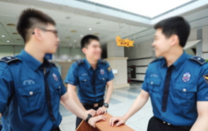 “앞으로 의경들 선임 만나도 경례 안 하고 ‘다나까’ 대신 ‘해요’ 쓴다”