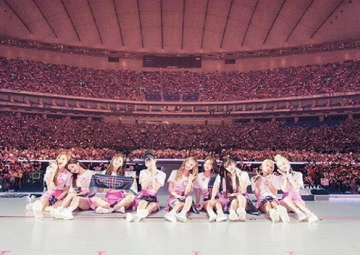 일본서 제일 큰 ‘5만석’ 도쿄돔 꽉 채운 트와이스 클래스