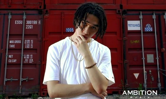 “메갈X 강간, 칼빵” 신곡 가사 논란 휩싸인 래퍼 김효은