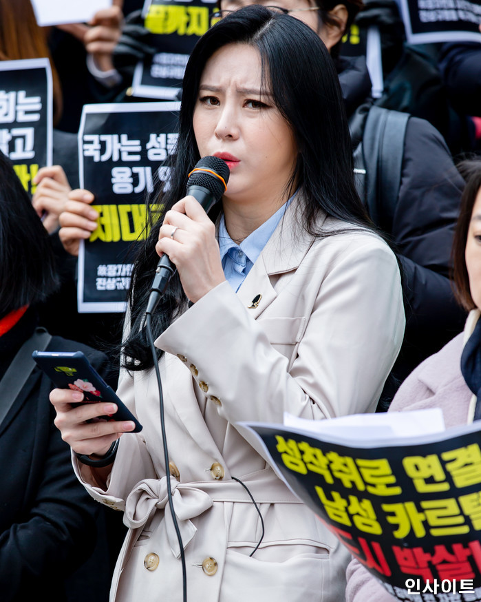 “수입 0원·경호 지출비 2천만원” 쏟아지는 악플에 유튜브 수익 공개한 윤지오