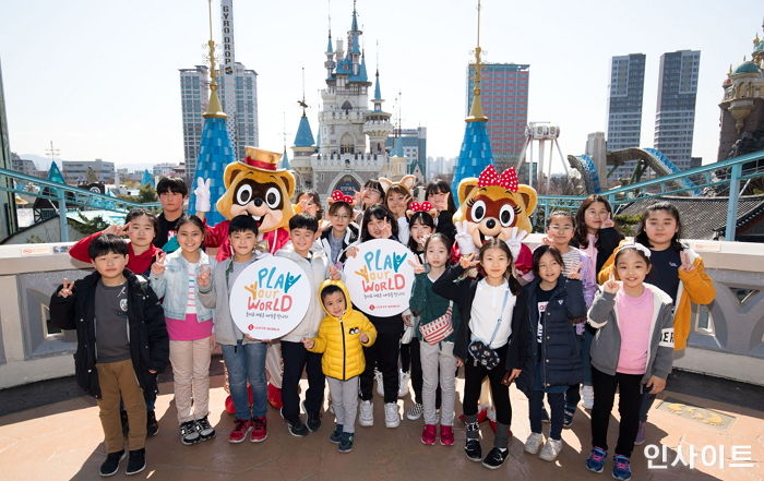 롯데월드, 30주년 기념해 ‘놀이’ 가치 존충하는 ‘놀 권리 캠페인’ 진행