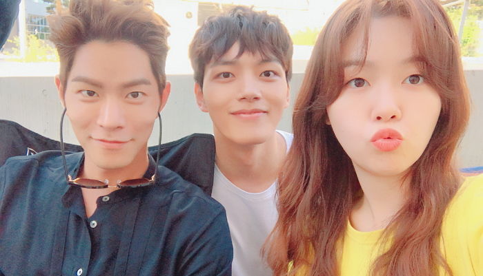 “‘연인 로봇’과 진짜 사랑에 빠졌다”···‘순정만화’ 원작 로코 ‘절대그이’ 5월 첫방