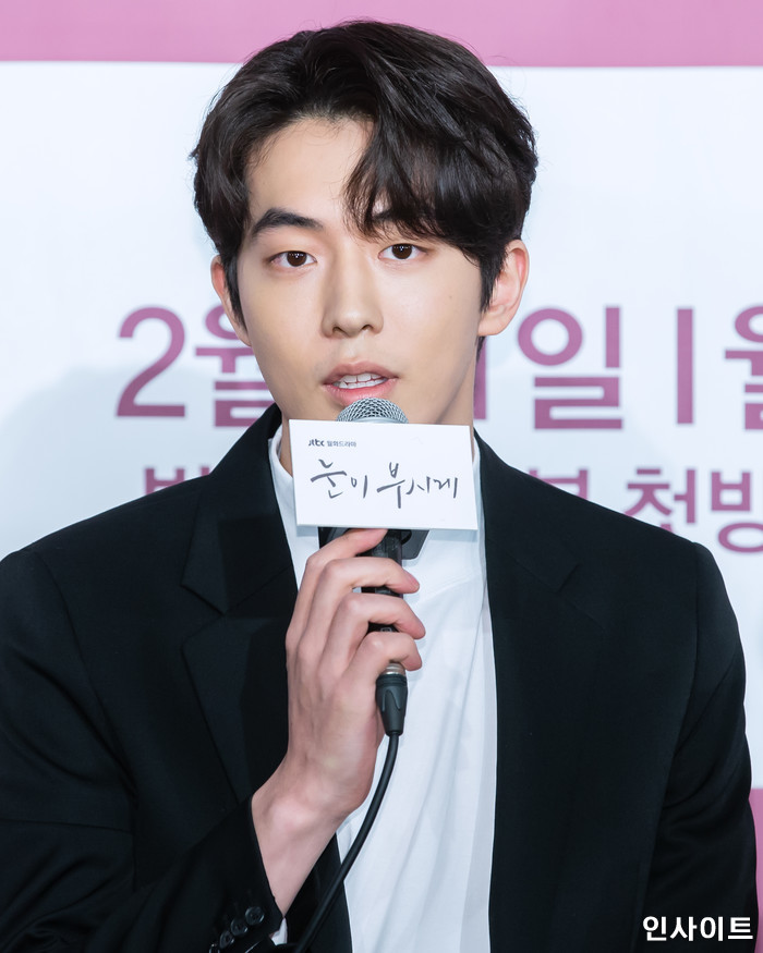 배우 남주혁이 11일 오후 서울 여의도 콘래드 호텔서 열린 jtbc 새월화드라마 '눈이 부시게' 제작발표회에 참석해 포즈를 취하고 있다. / 사진=고대현 기자 daehyun@