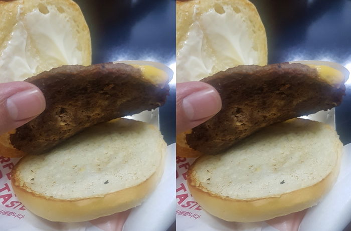 롯데리아서 4천200원짜리 ‘클래식 치즈버거’ 실물보고 충격받은 고객이 올린 사진